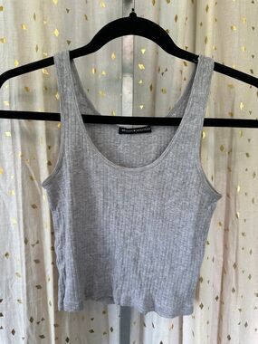 Brandy Melville Classic Gray Ribbed Knit Scoop Neckline Crop Tank Top OS